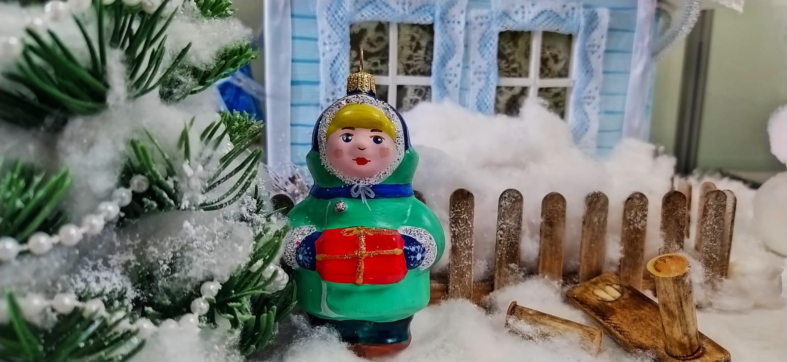 Роспись стеклянного  шарика